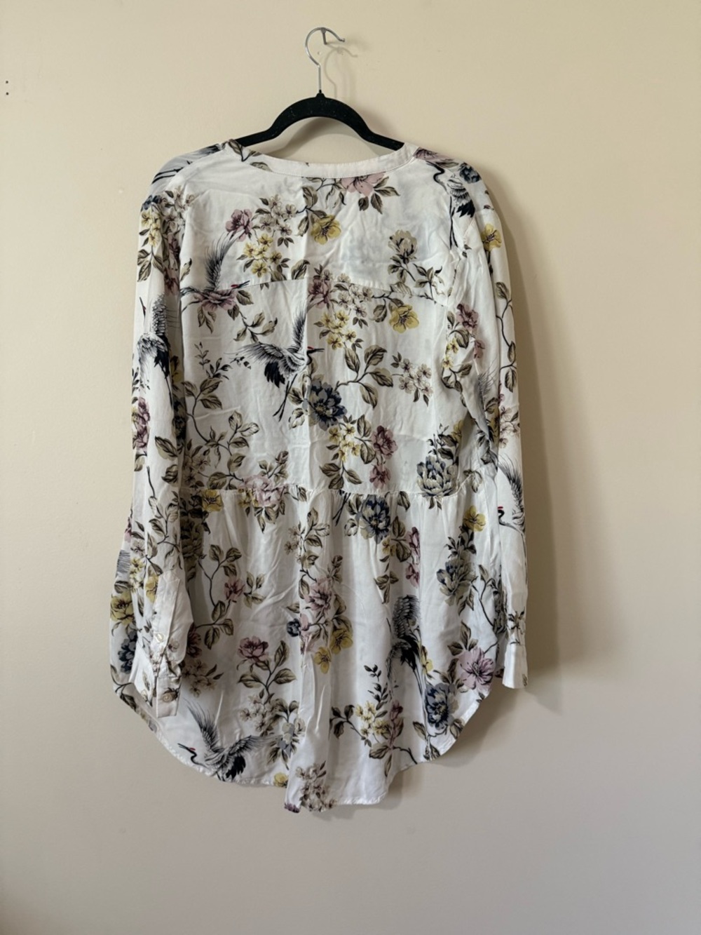 torrid White Floral Button-Front Blouse - Picture 2 of 3
